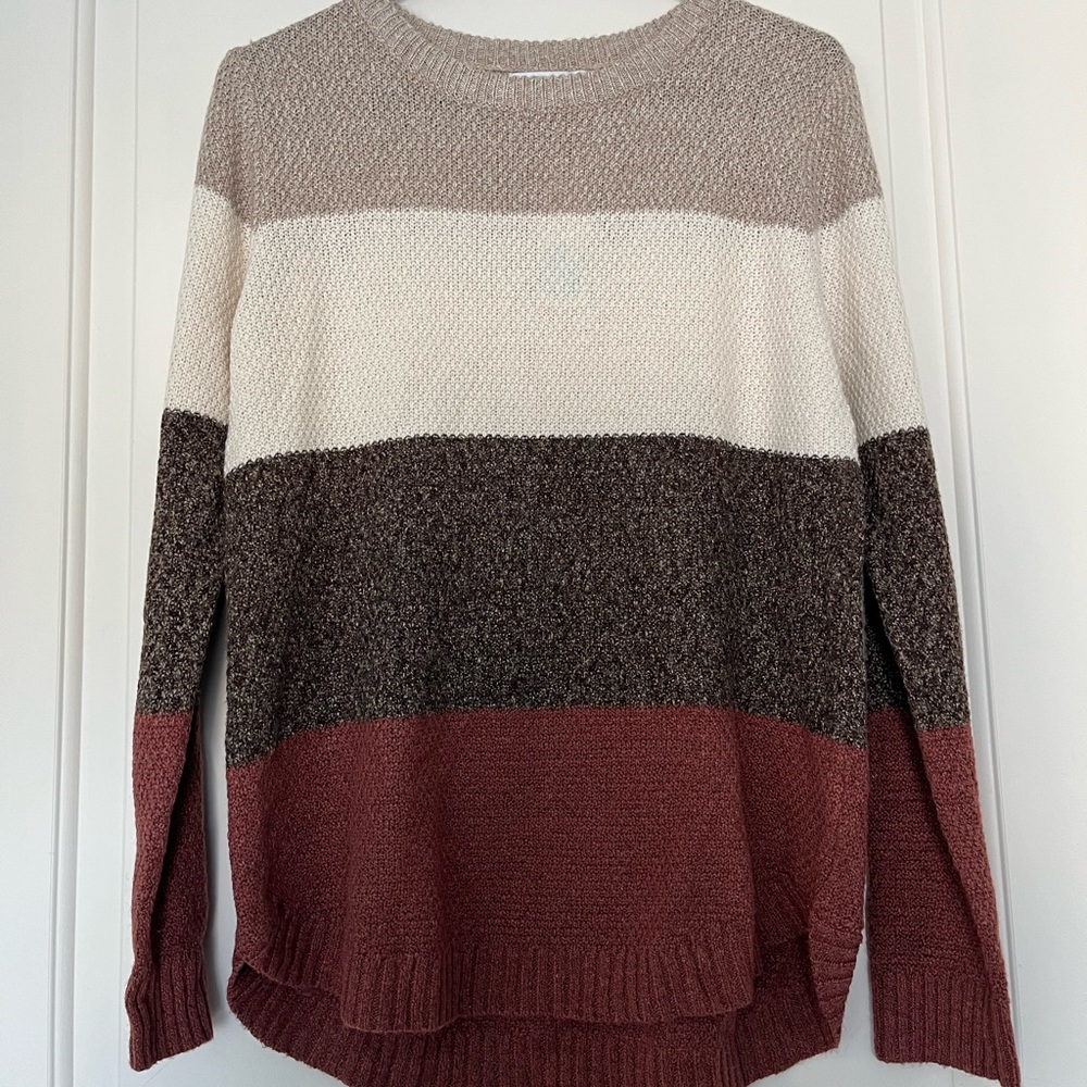 Pink Clover Textured longer length tunic sweater. NWT.